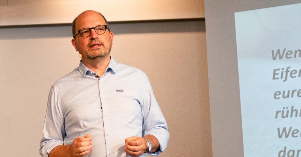 Pastor Markus Endlich in einer Predigt